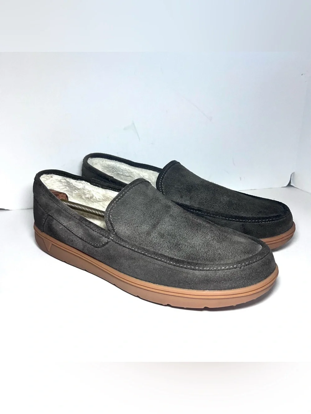 Vionic Gustavo Men’s 10.5 Orthotic Suede Slipper Gray Gum Sole